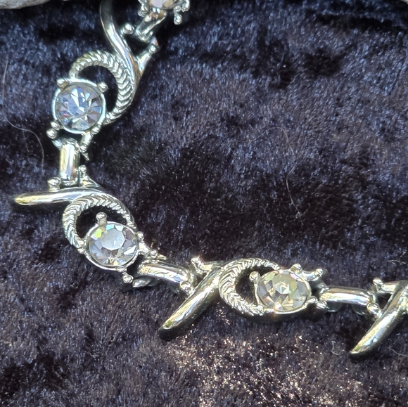 Vintage Rhinestone Necklace - Picture 2 of 3